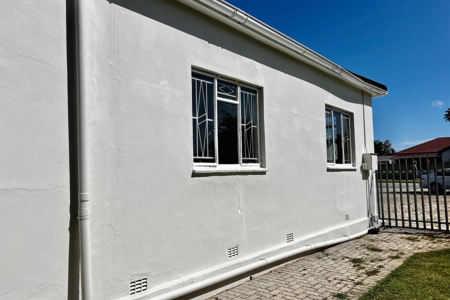  Bedroom Property for Sale in Dormehls Drift Western Cape